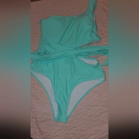 NWOT LILLUSORY Women Mint One Piece Swimsuits Sexy One Shoulder, New - Picture 4 of 4